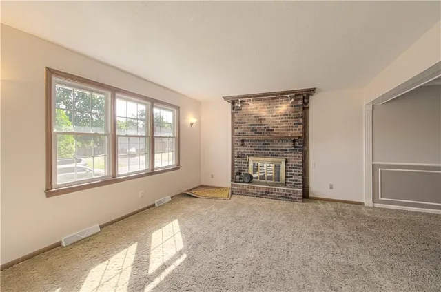 $235,000 | 12912 Bristol Circle, Grandview, MO 64030