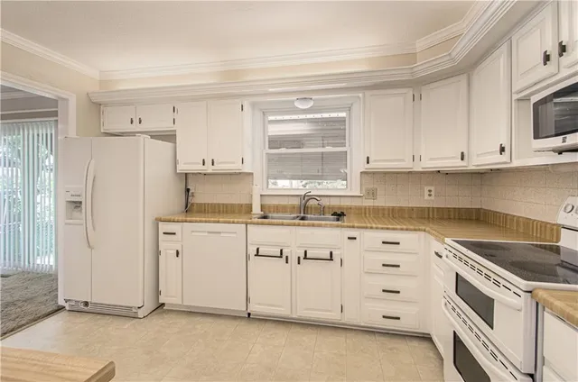 $235,000 | 12912 Bristol Circle, Grandview, MO 64030