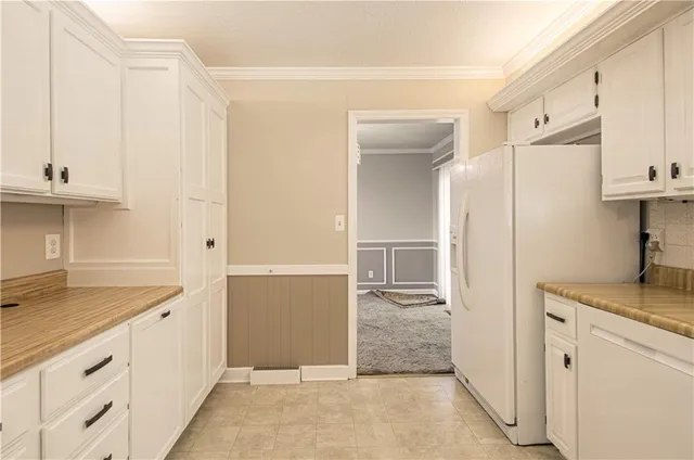 $235,000 | 12912 Bristol Circle, Grandview, MO 64030