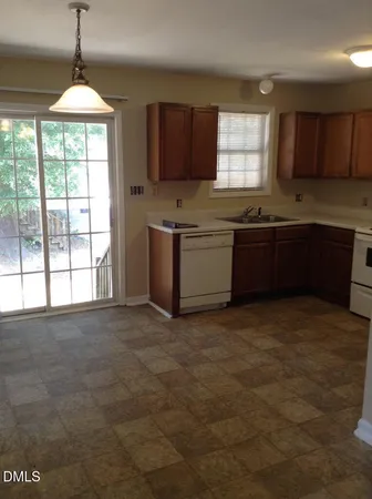 $1,600 | 200 North Franklin Street, Wake Forest, NC 27587
