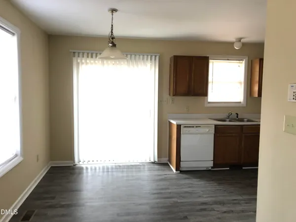 $1,600 | 200 North Franklin Street, Wake Forest, NC 27587