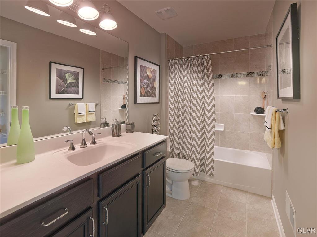 4595 Fairway Road Bethlehem, PA 18020 - Photo 17 of 18 Gallery Image 17