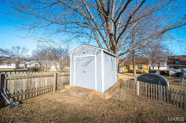 $250,000 | 1003 Fernwood Trail Court, Florissant, MO 63031