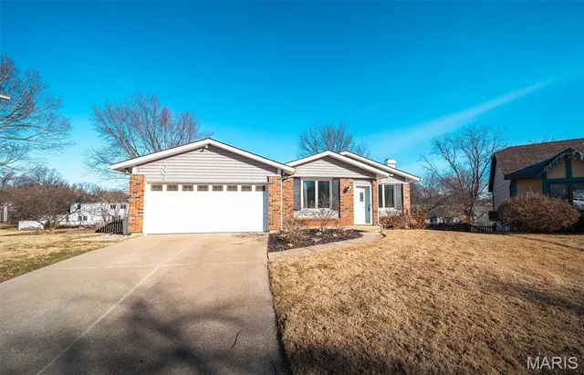 $250,000 | 1003 Fernwood Trail Court, Florissant, MO 63031