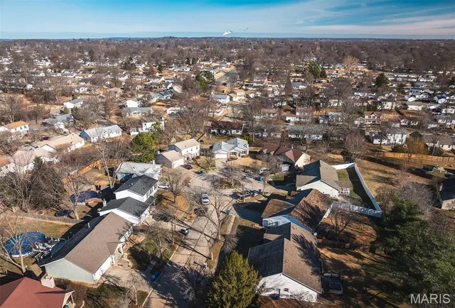 $250,000 | 1003 Fernwood Trail Court, Florissant, MO 63031