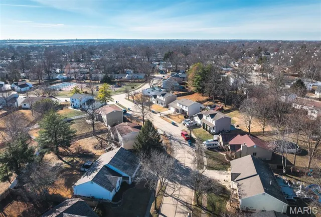 $250,000 | 1003 Fernwood Trail Court, Florissant, MO 63031