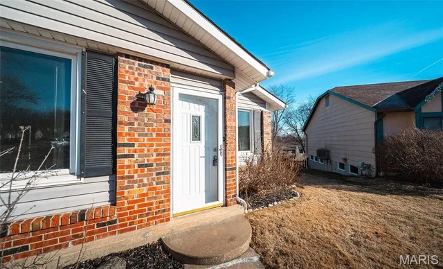 $250,000 | 1003 Fernwood Trail Court, Florissant, MO 63031