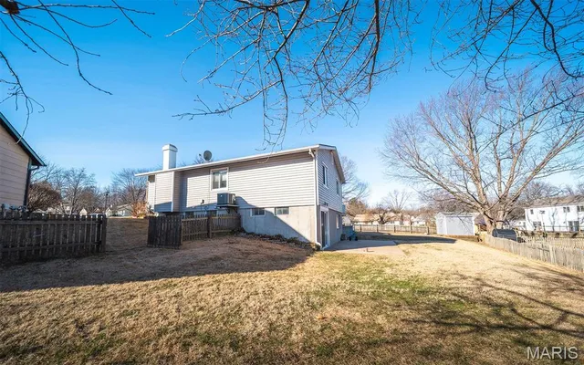 $250,000 | 1003 Fernwood Trail Court, Florissant, MO 63031