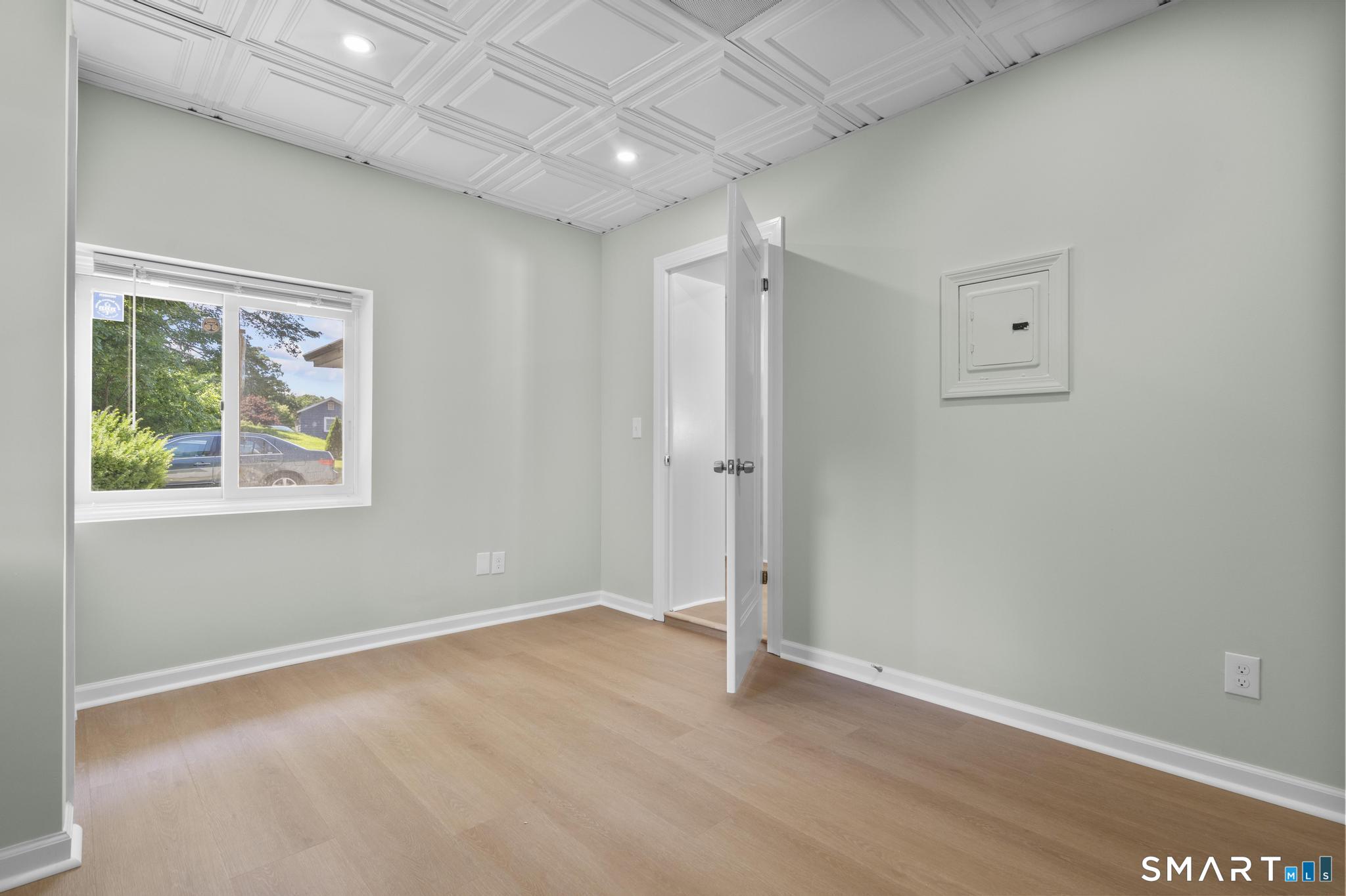 184 Maple Street Branford, CT 06405 - Photo 10 of 18