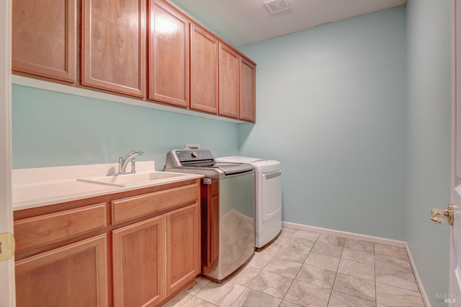 2418 Ridgewood Circle Fairfield, CA 94534 - Photo 29 of 53