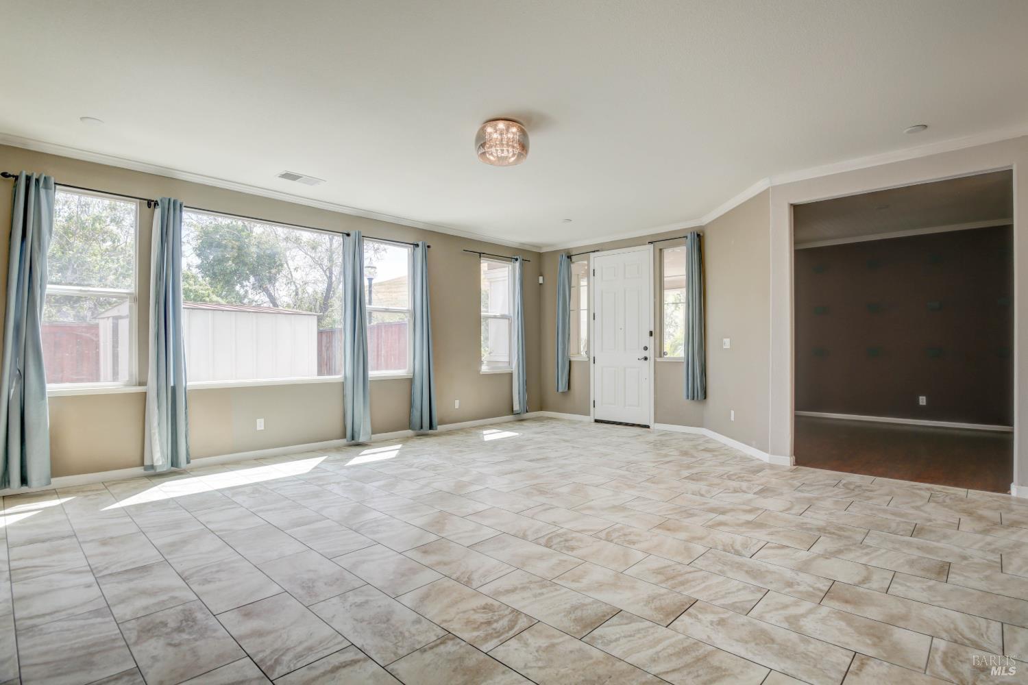 2418 Ridgewood Circle Fairfield, CA 94534 - Photo 5 of 53