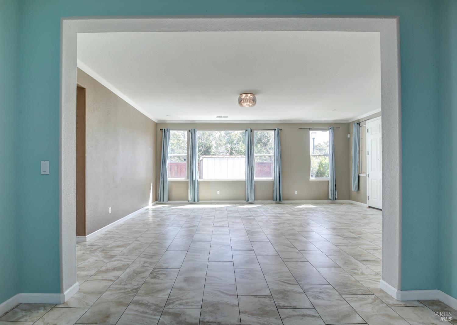 2418 Ridgewood Circle Fairfield, CA 94534 - Photo 7 of 53