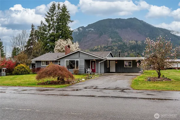 $424,950 | 602 Commercial Avenue, Darrington, WA 98241
