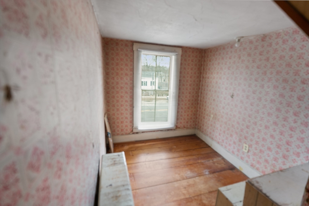 37 East Main Street Georgetown, MA 01833 - Photo 15 of 26