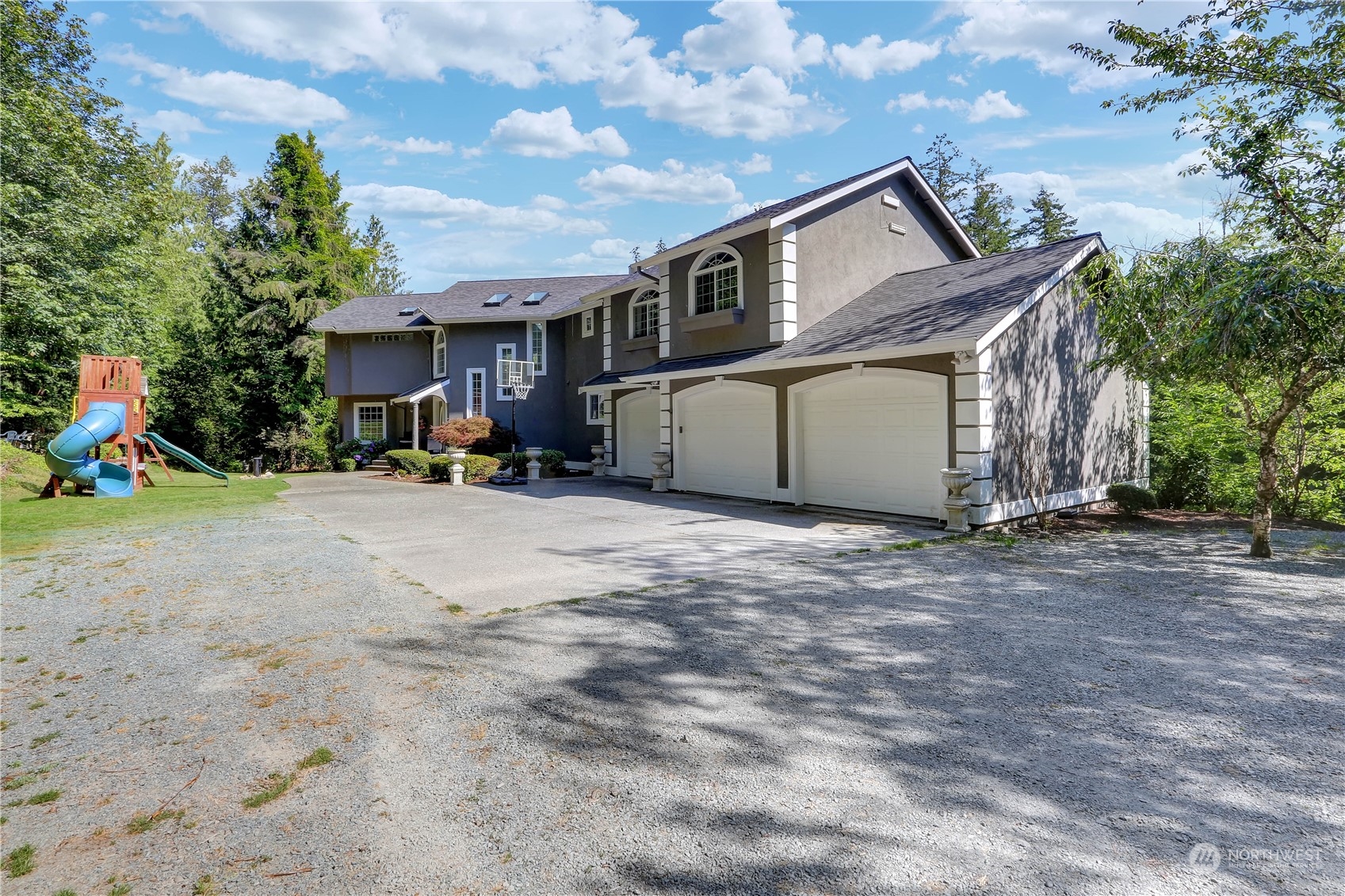 15729 Mountain View Road Mount Vernon, WA 98274 - Photo 3 of 40 Gallery Image 3