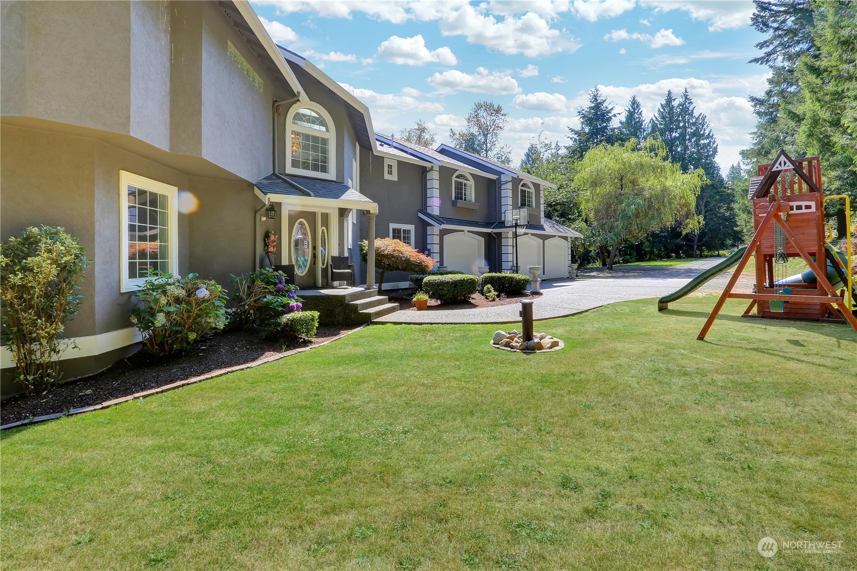 15729 Mountain View Road Mount Vernon, WA 98274 - Photo 5 of 40 Gallery Image 5