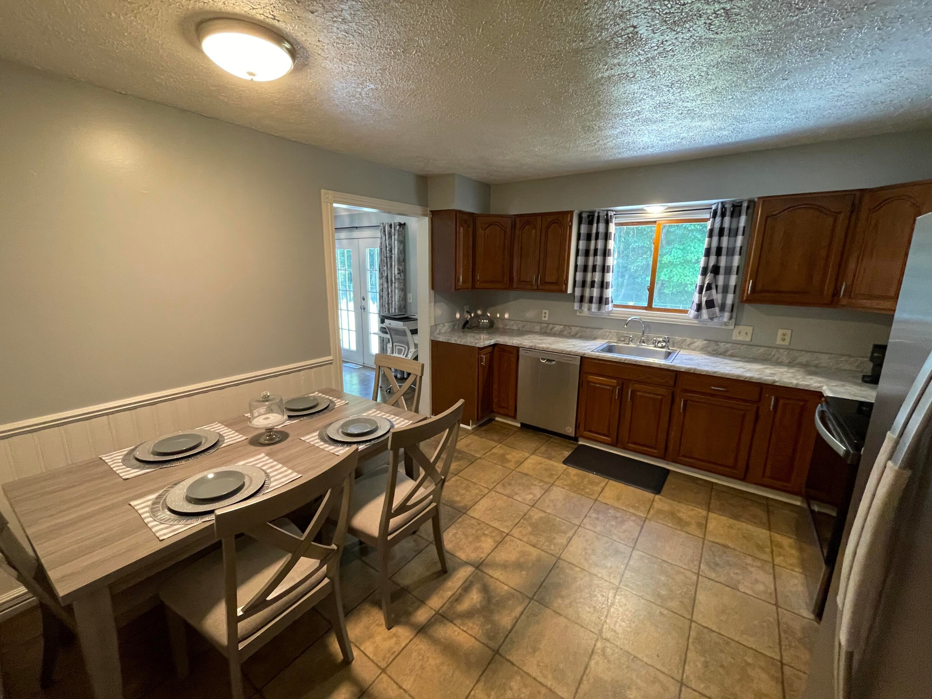 8527 Artesia Beach Road St. Helen, MI 48656 - Photo 7 of 29 Kitchen/Dining Room