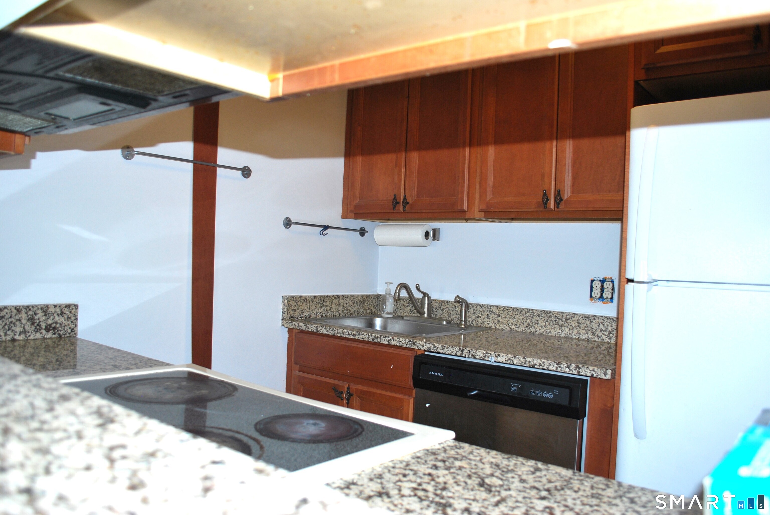 87 Glenbrook Road, Unit 7G Stamford, CT 06902 - Photo 3 of 13