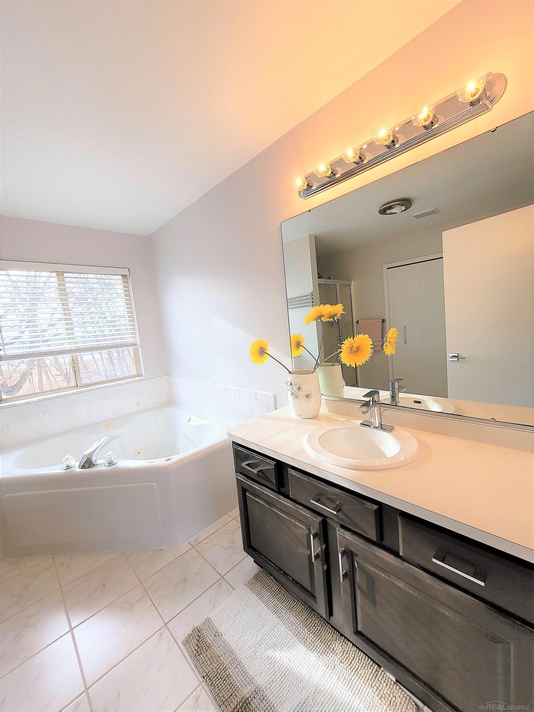 10854 Culver Road Brighton, MI 48114 - Photo 20 of 30 50114487-19.JPG