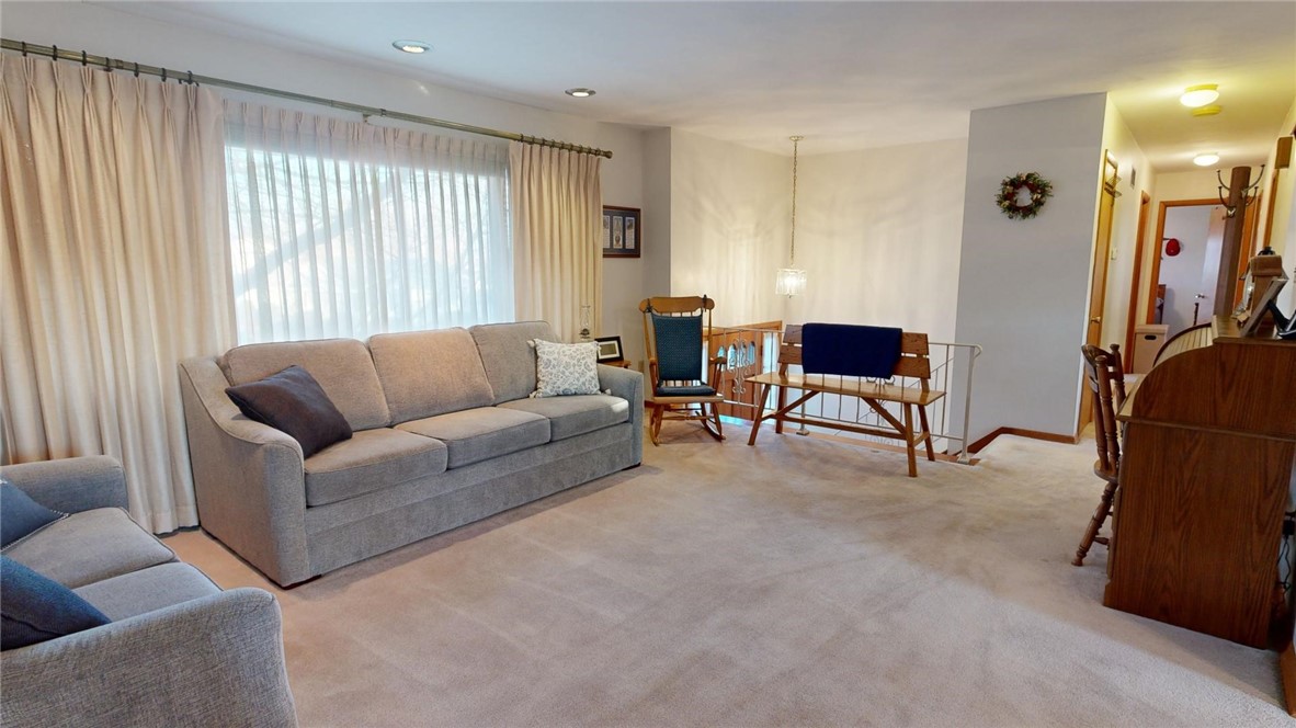 1724 North Oakcrest Avenue Decatur, IL 62526 - Photo 4 of 29 Gallery Image 4