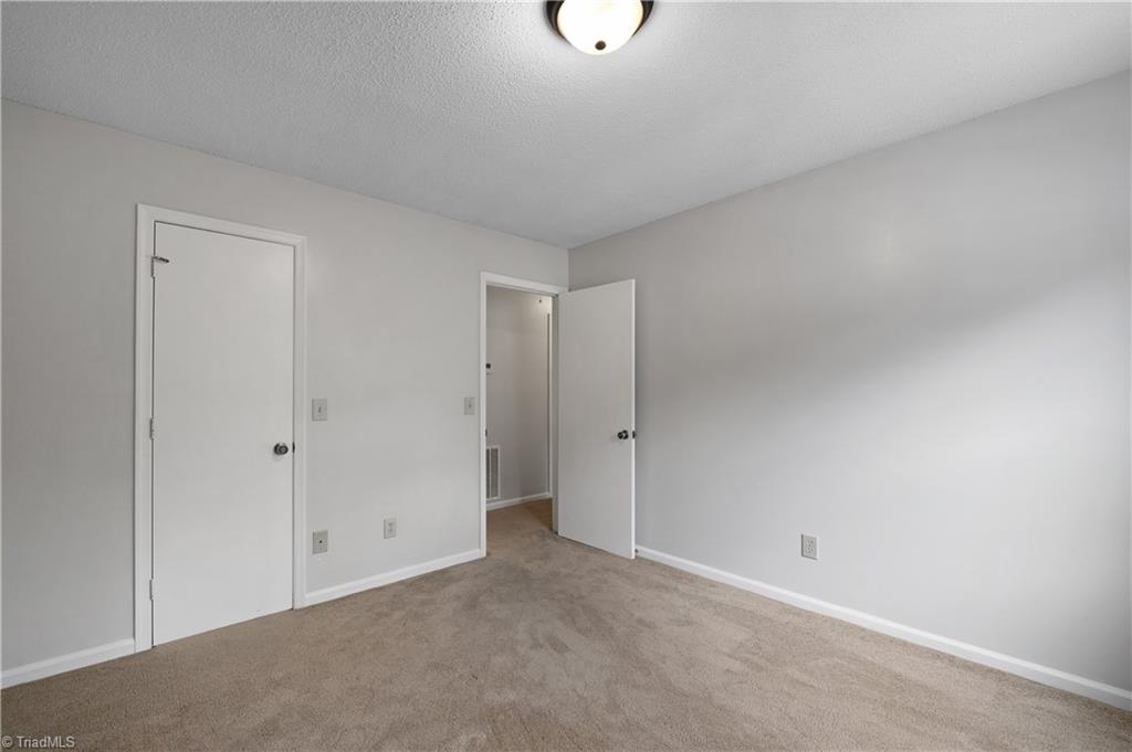 5639 Hornaday Road, Unit H Greensboro, NC 27409 - Photo 16 of 21 Gallery Image 16