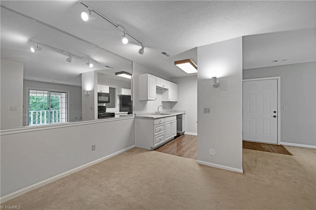 5639 Hornaday Road, Unit H Greensboro, NC 27409 - Photo 19 of 21 Gallery Image 19