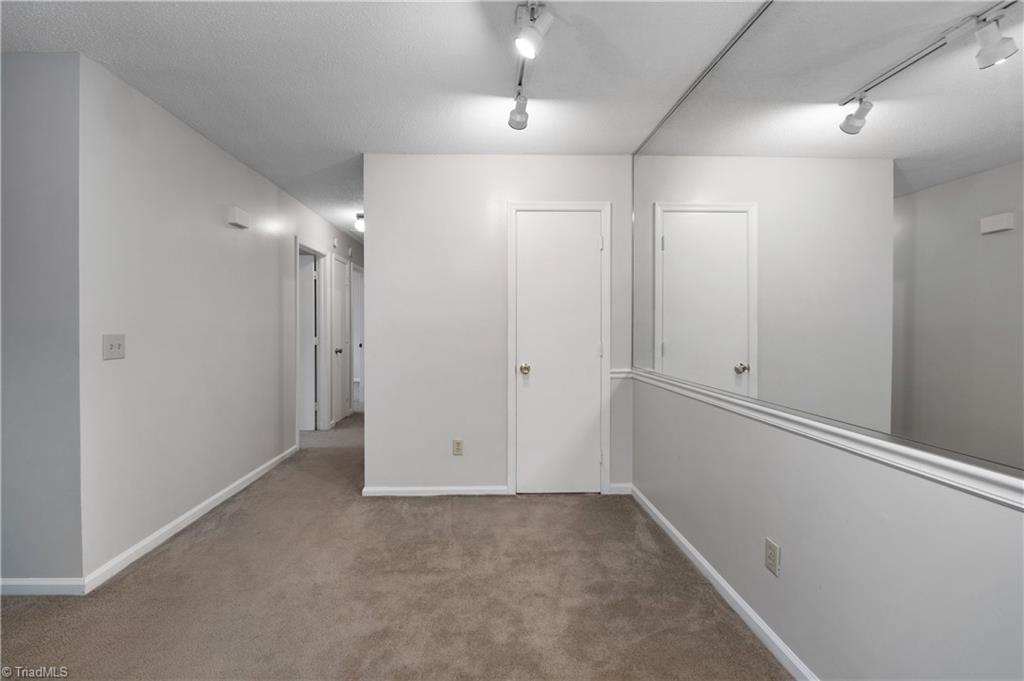 5639 Hornaday Road, Unit H Greensboro, NC 27409 - Photo 9 of 21 Gallery Image 9