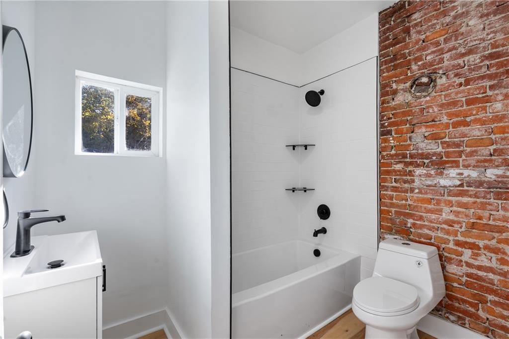 253 Southern Avenue Pittsburgh, PA 15211 - Photo 20 of 25 Full Bathroom #2