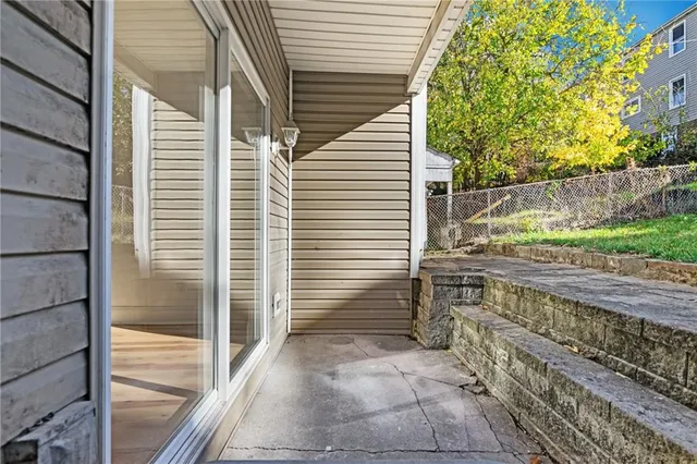 a view of a storage house an outdoor space