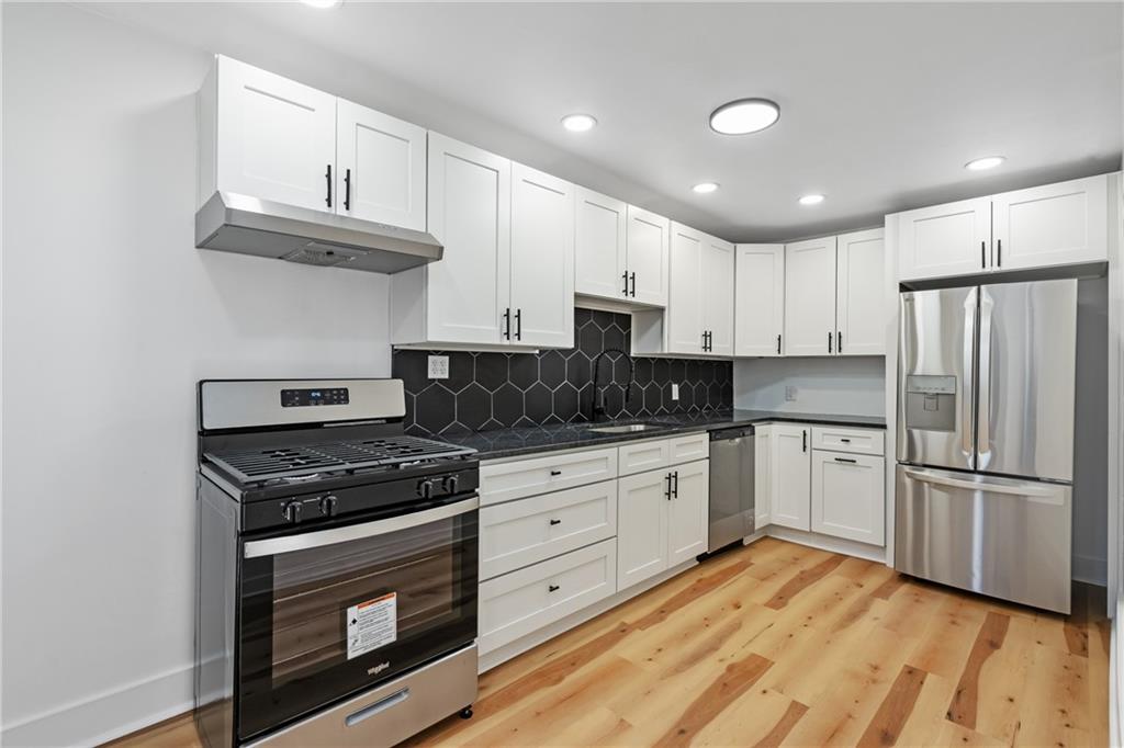 253 Southern Avenue Pittsburgh, PA 15211 - Photo 10 of 25 Kitchen