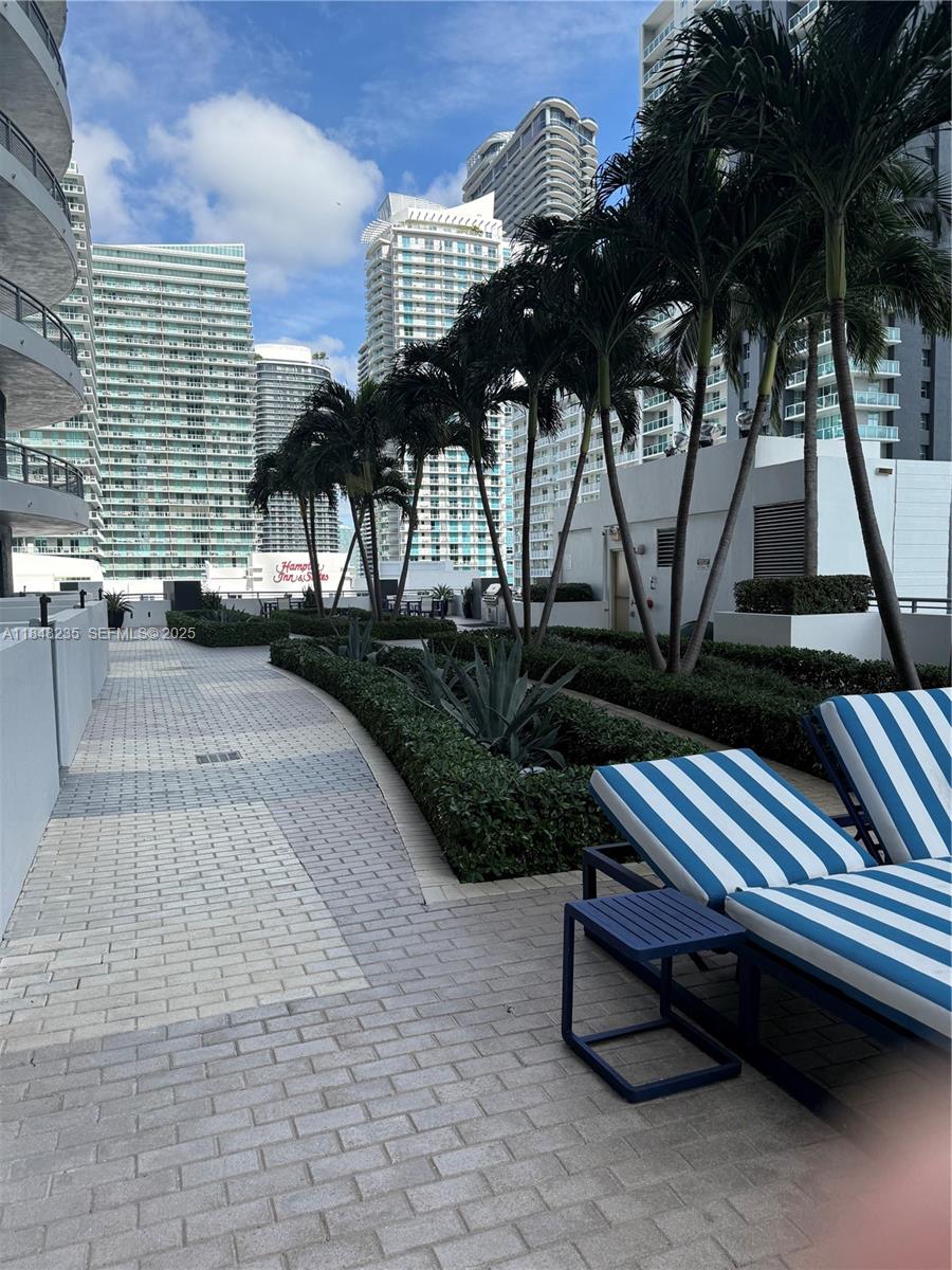 60 Southwest 13th Street, Unit 3408 Miami, FL 33130 - Photo 26 of 27 a view of outdoor space with seating area