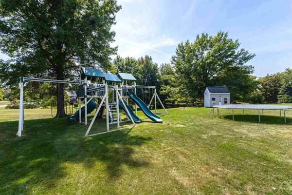 $659,000 | 2919 East 44th Court, Davenport, IA 52807