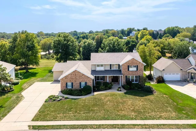 $669,000 | 2919 East 44th Court, Davenport, IA 52807