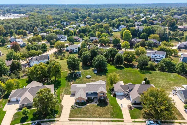 $659,000 | 2919 East 44th Court, Davenport, IA 52807