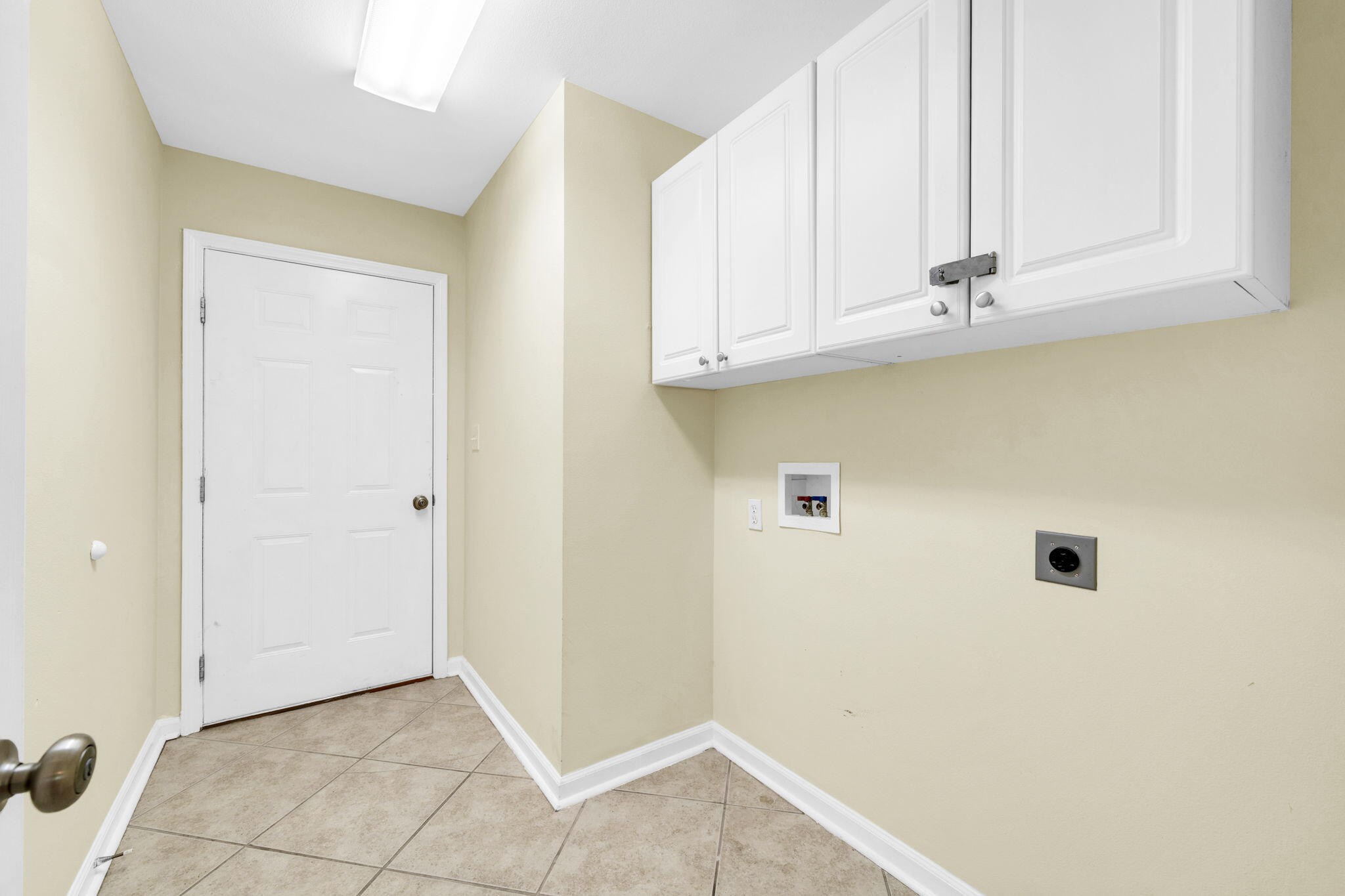 59 Hidden Lakes Drive Destin, FL 32550 - Photo 33 of 39 a view of cabinets