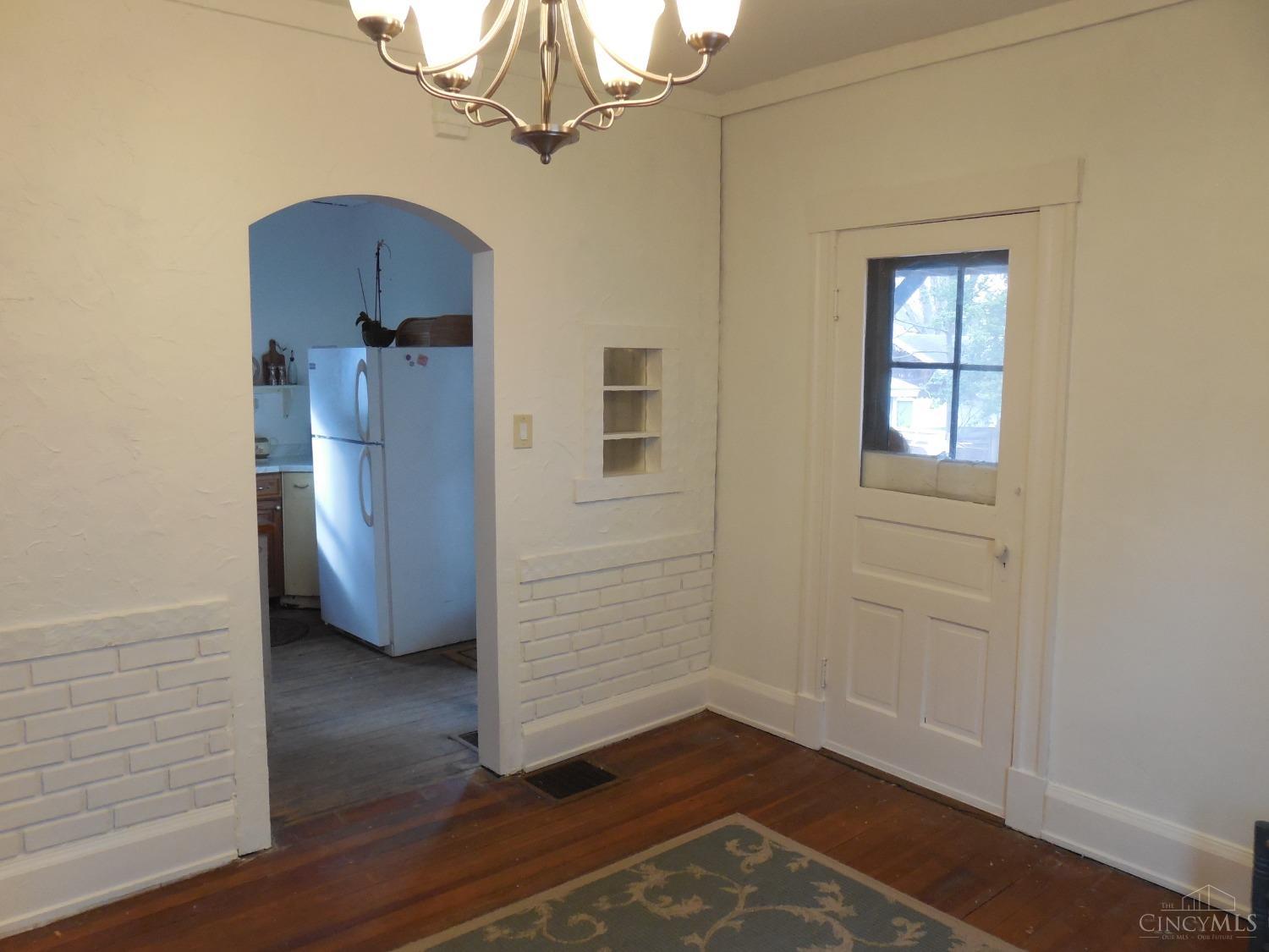 6720 Roe Street Cincinnati, OH 45227 - Photo 9 of 37 Gallery Image 9