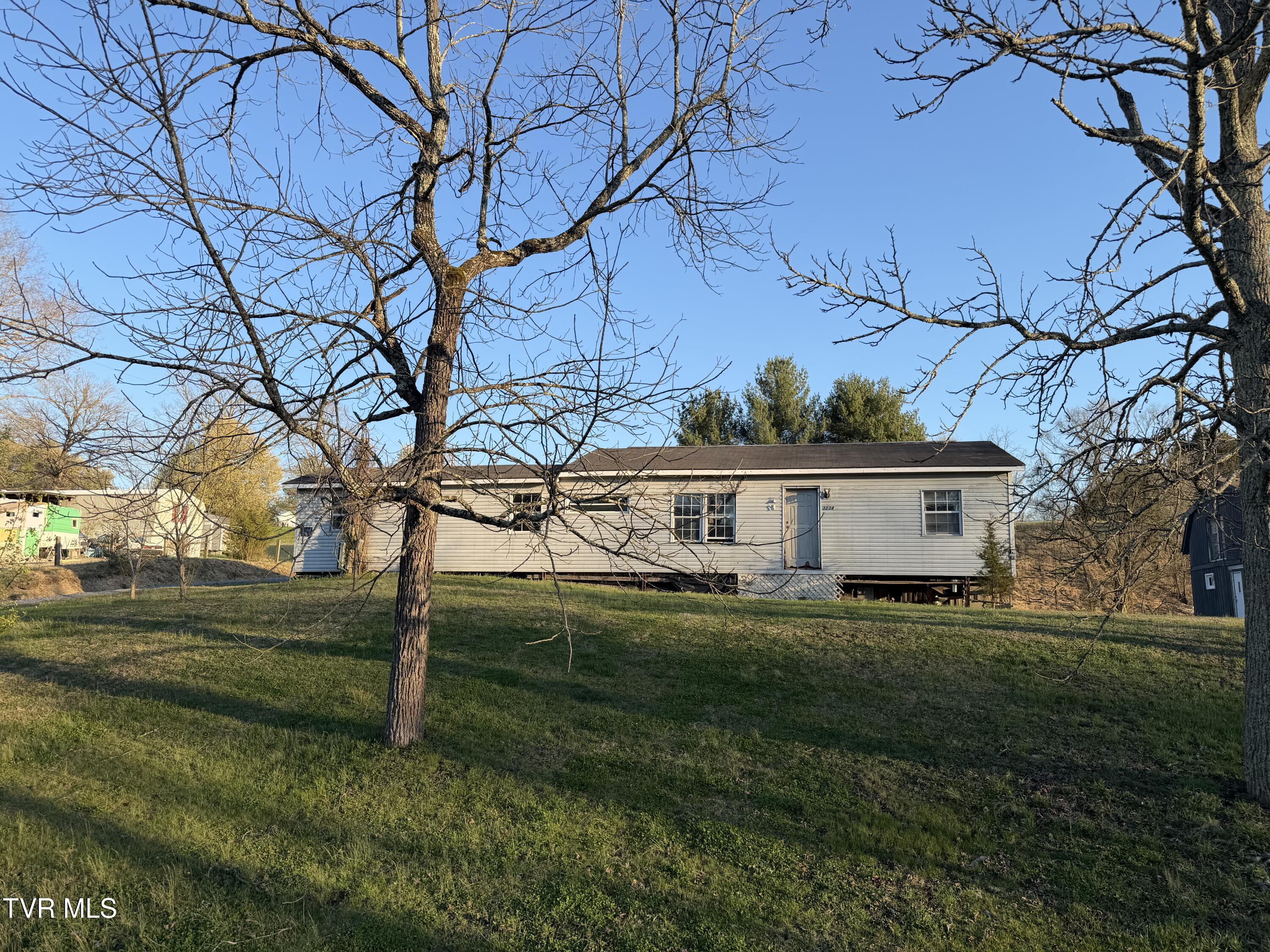 3234 Wil Rho Circle Kingsport, TN 37660 - Photo 4 of 13 IMG_7002