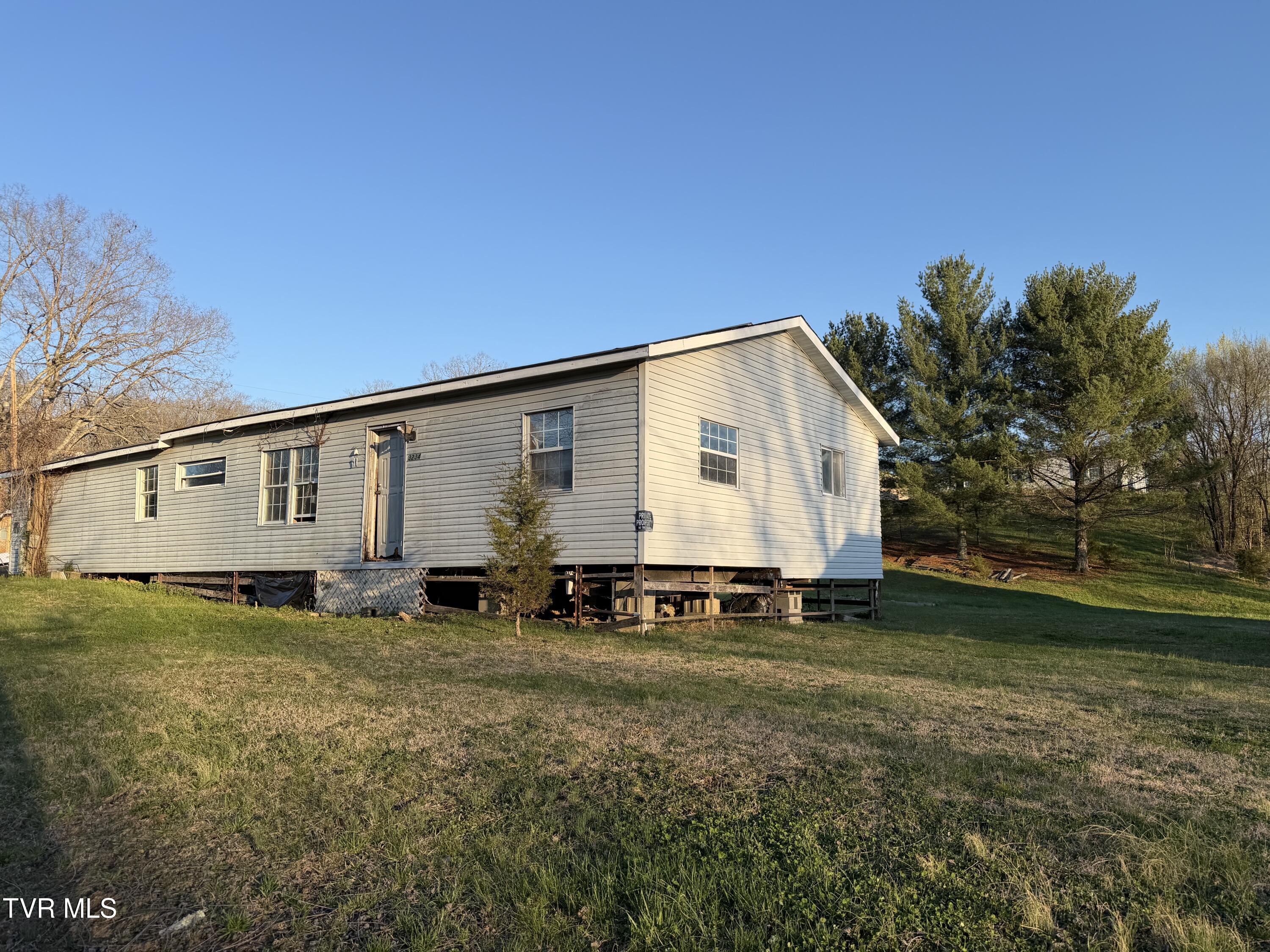 3234 Wil Rho Circle Kingsport, TN 37660 - Photo 5 of 13 IMG_7004