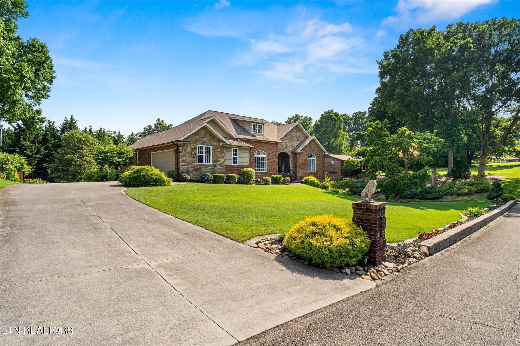 4605 Simona Road Knoxville, TN 37918 - Photo 2 of 55