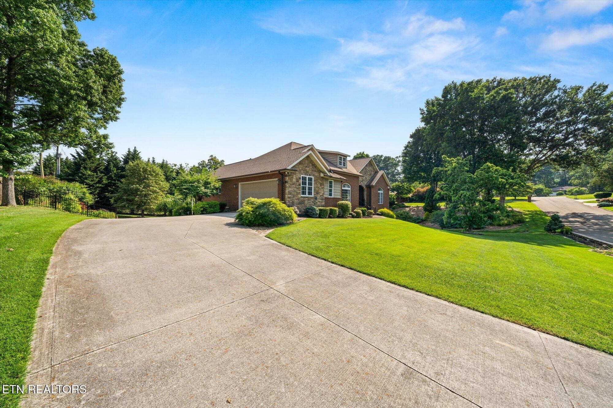 4605 Simona Road Knoxville, TN 37918 - Photo 3 of 55