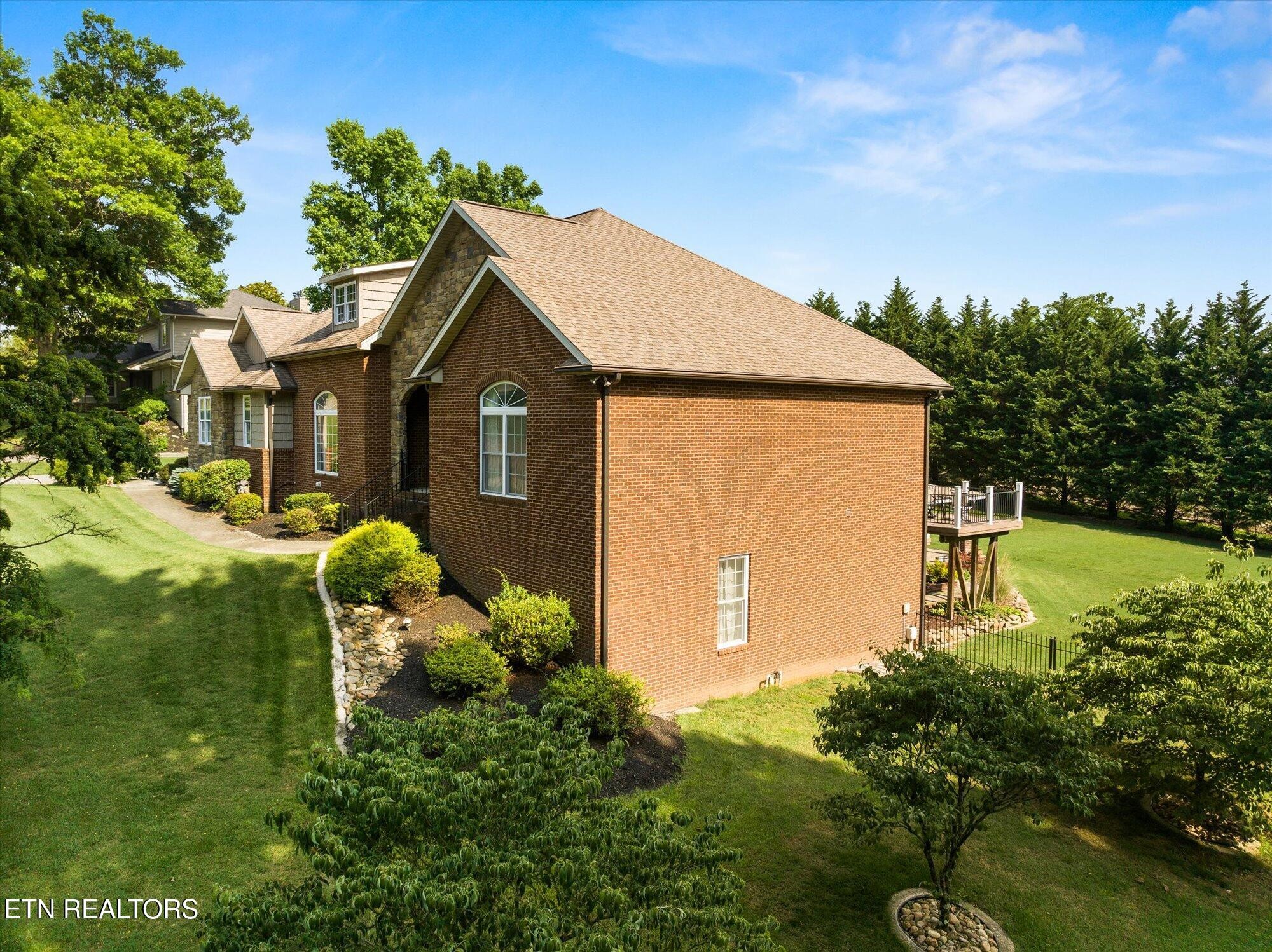 4605 Simona Road Knoxville, TN 37918 - Photo 4 of 55