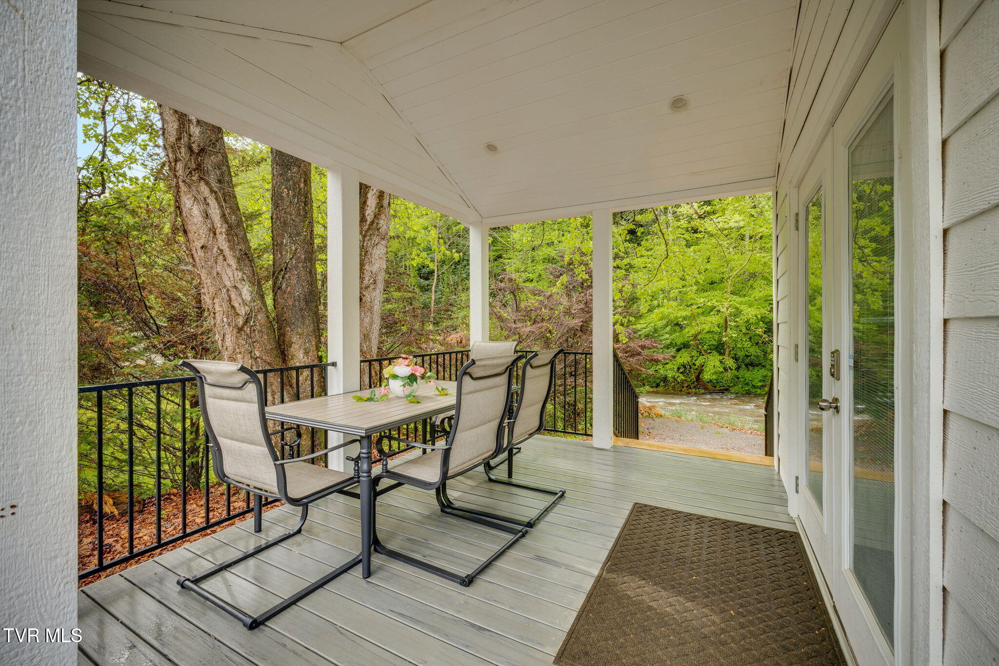 1226 Doe Creek Road, Unit 13 Butler, TN 37640 - Photo 4 of 40 004