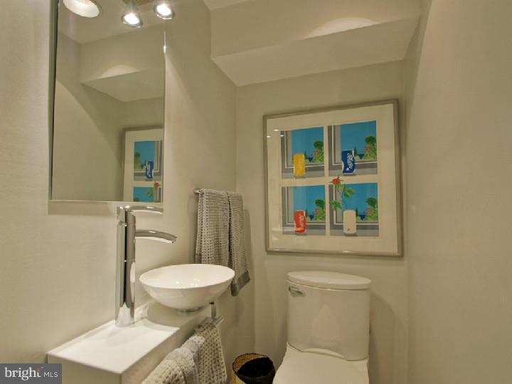 2222 Locust Street Philadelphia, PA 19103 - Photo 10 of 17