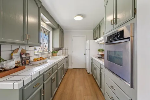 $2,998,000 | 836 Bauer Court, San Carlos, CA 94070