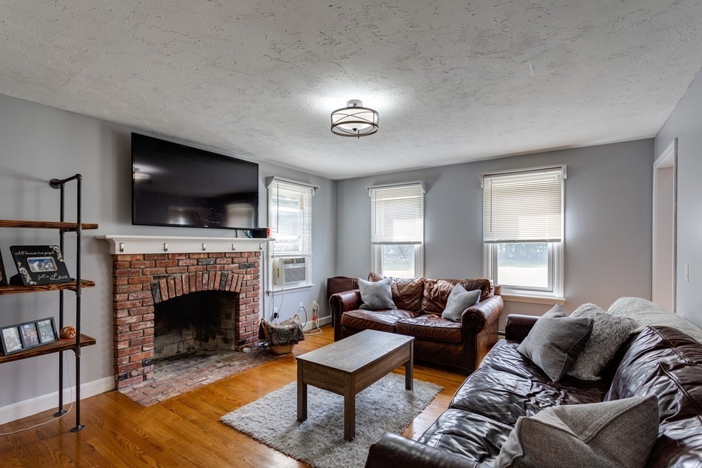 36 Johnson Road Sutton, MA 01590 - Photo 14 of 24 Gallery Image 14