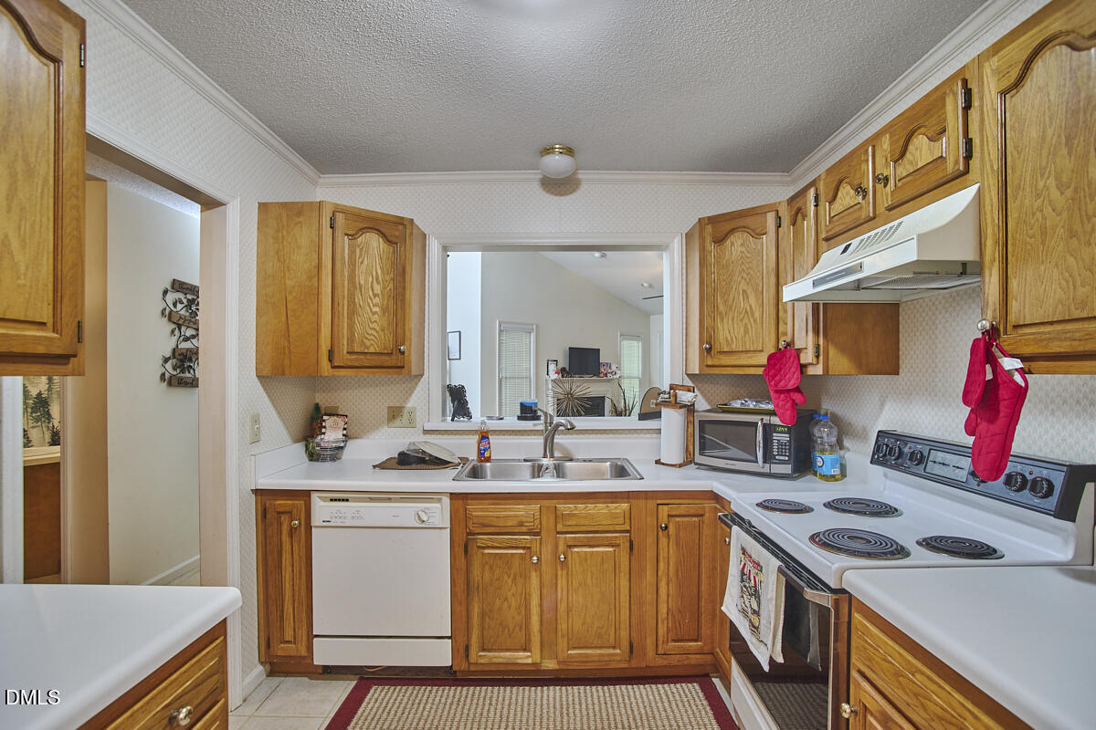108 Linville River Road Cary, NC 27511 - Photo 4 of 14 011