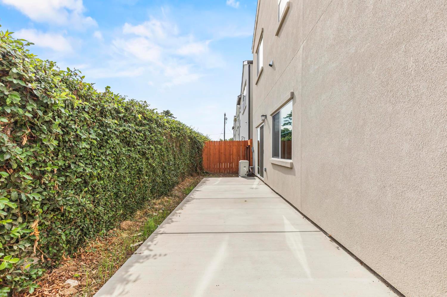 185 Park Circle Gridley, CA 95948 - Photo 6 of 18 a pathway of a house with a yard