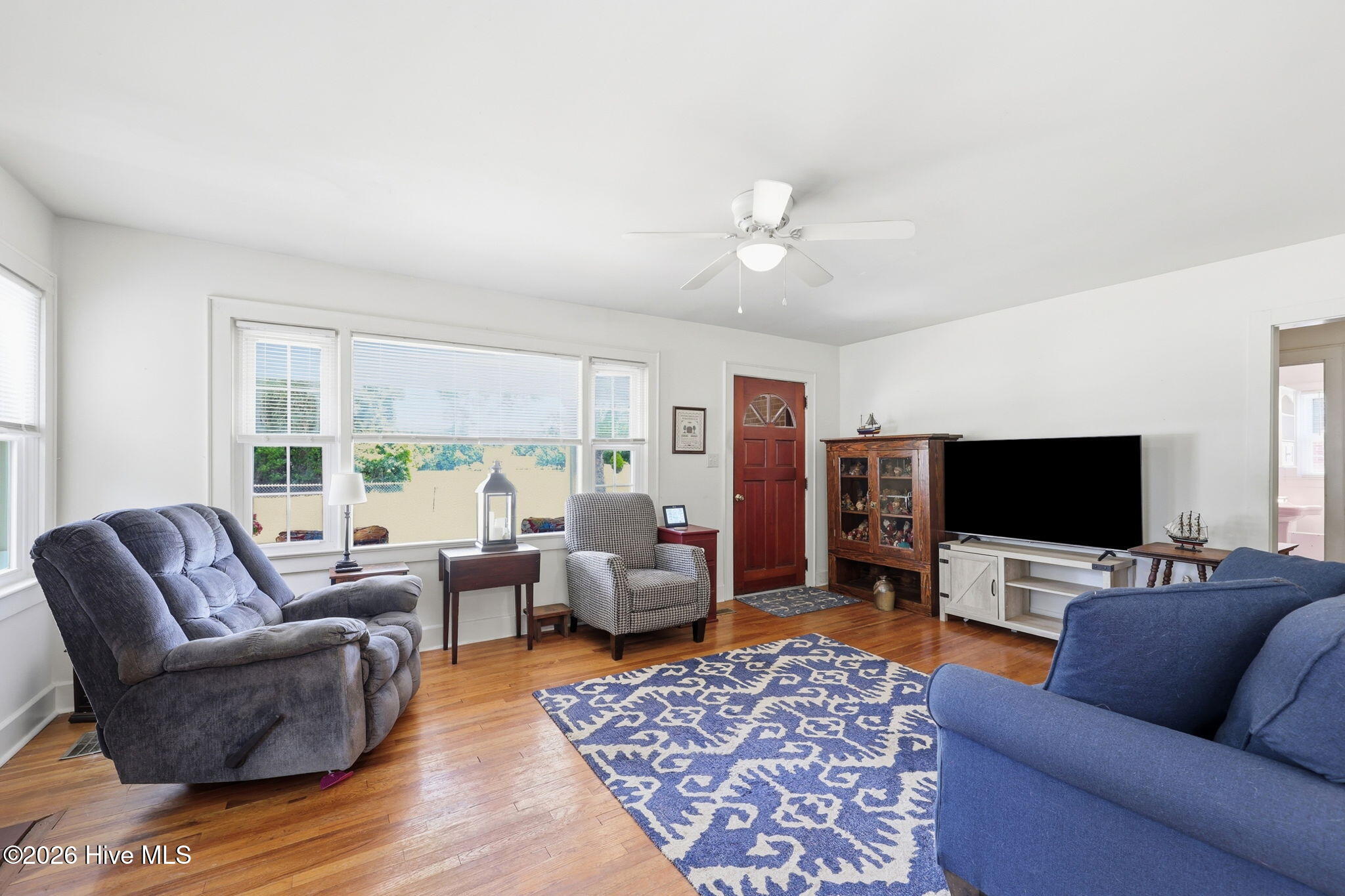 534 Gillikin Road Beaufort, NC 28516 - Photo 9 of 30 Living Room