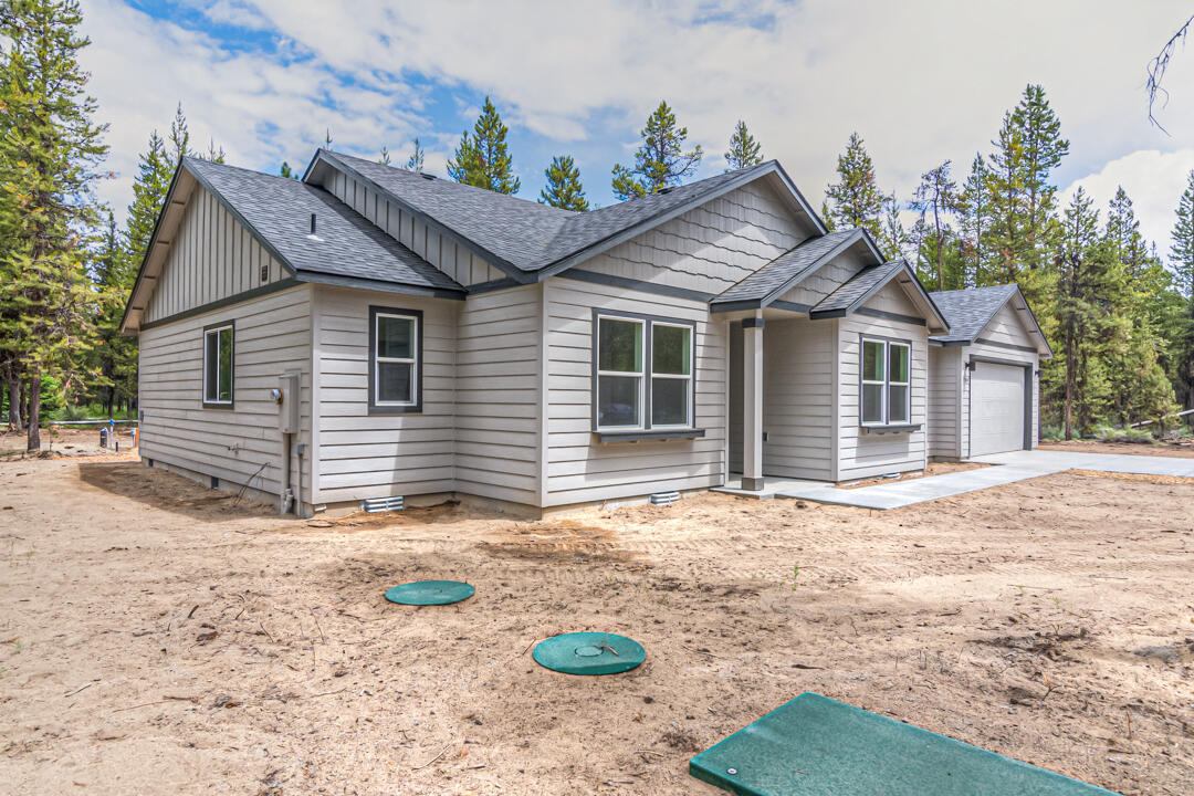 17084 Indio Road Bend, OR 97707 - Photo 39 of 40 a view of outdoor space and yard