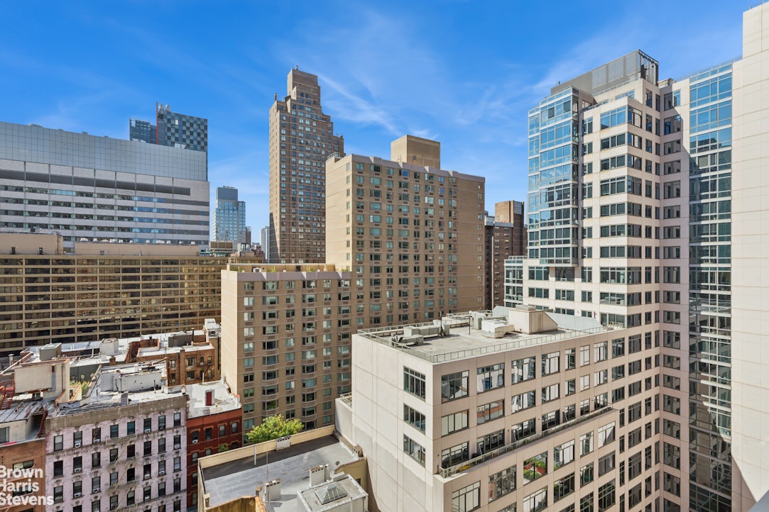 420 East 72nd Street, Unit 17F Manhattan, NY 10021 - Photo 11 of 13